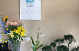 院入口の挿し花